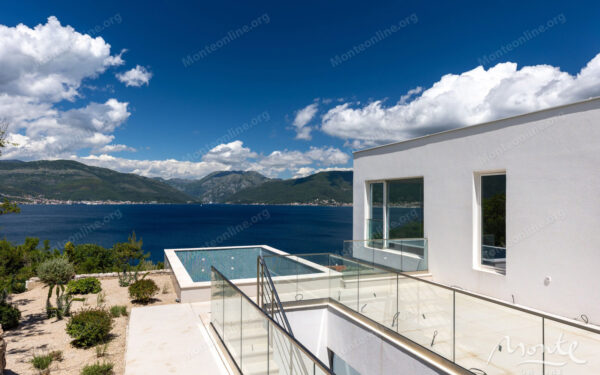 sovremennaya villa s panoramnym vidom na more v krashichi 10