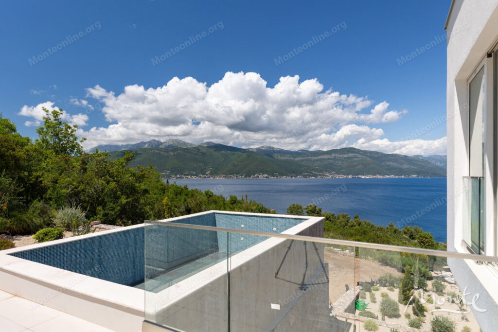 sovremennaya villa s panoramnym vidom na more v krashichi 12