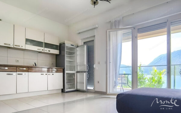 svetlaya kvartira u morya v risane vid v kotoryj vlyublyaeshsya 06