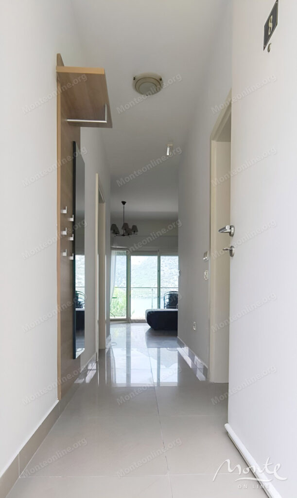 svetlaya kvartira u morya v risane vid v kotoryj vlyublyaeshsya 11