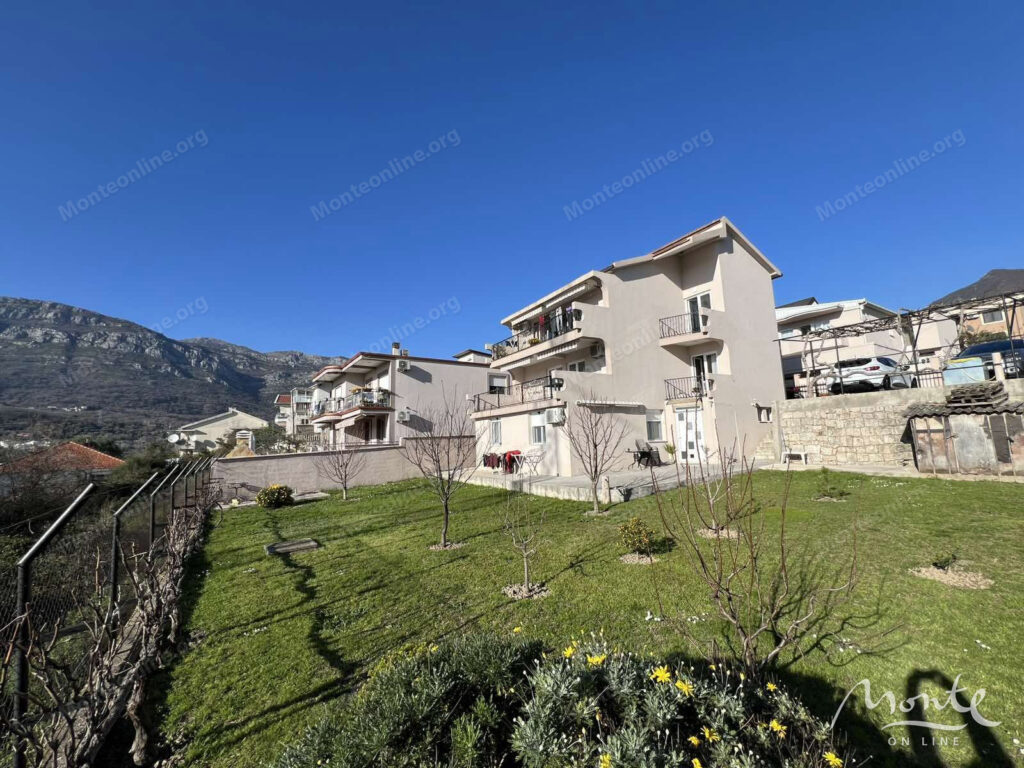 tryohetazhnyj dom s dvumya otdelnymi apartamentami v bare 03