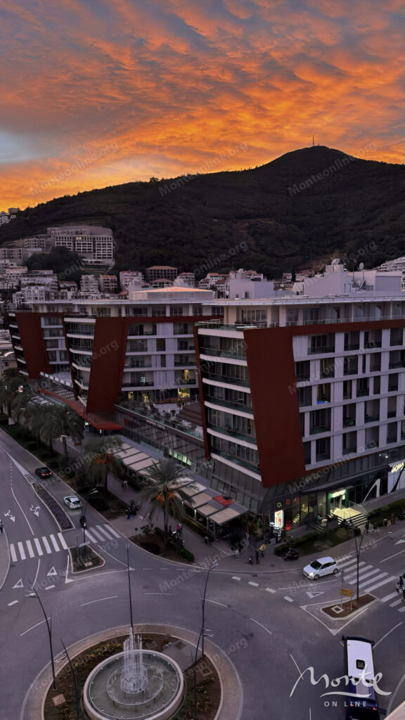 uyutnaya 1 spalnaya kvartira v budve na pervoj linii s vidom na staryj gorod 08