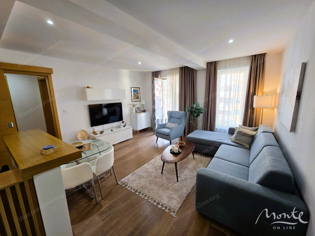 uyutnaya 1 spalnaya kvartira v czentre budvy s vidom na gory 02