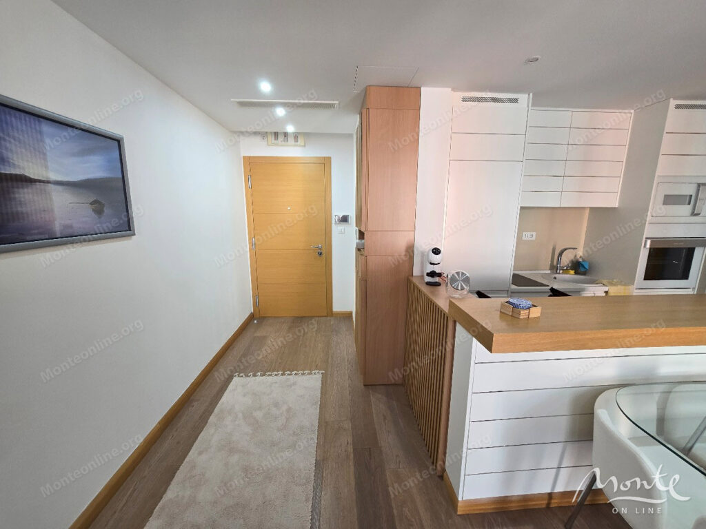 uyutnaya 1 spalnaya kvartira v czentre budvy s vidom na gory 07