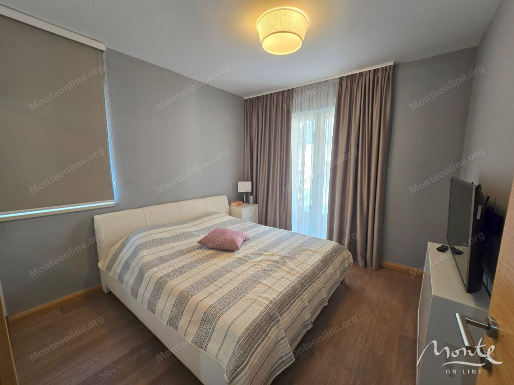 uyutnaya 1 spalnaya kvartira v czentre budvy s vidom na gory 08