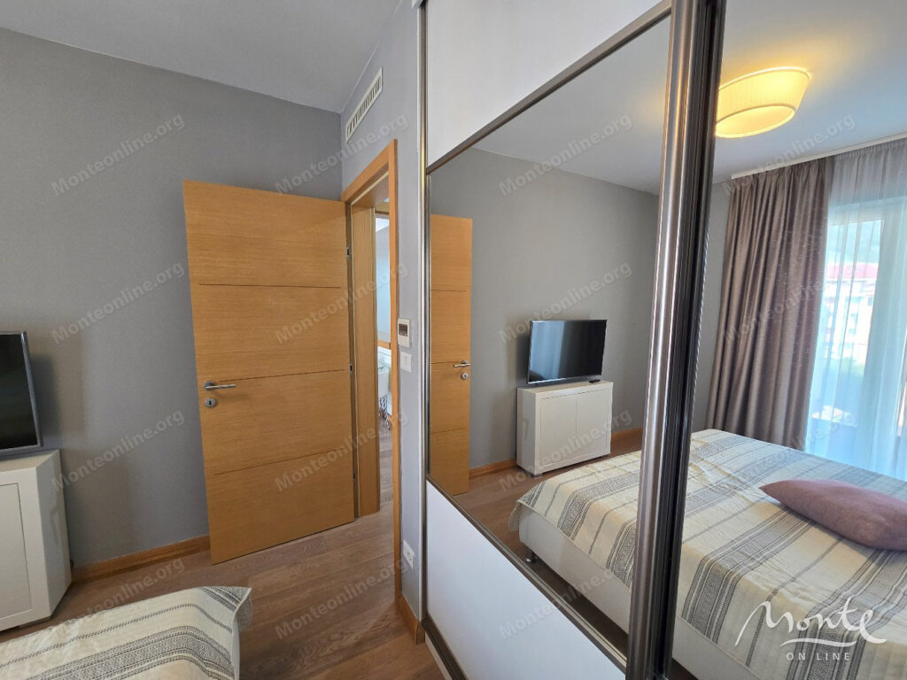 uyutnaya 1 spalnaya kvartira v czentre budvy s vidom na gory 10