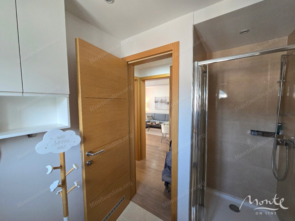 uyutnaya 1 spalnaya kvartira v czentre budvy s vidom na gory 12