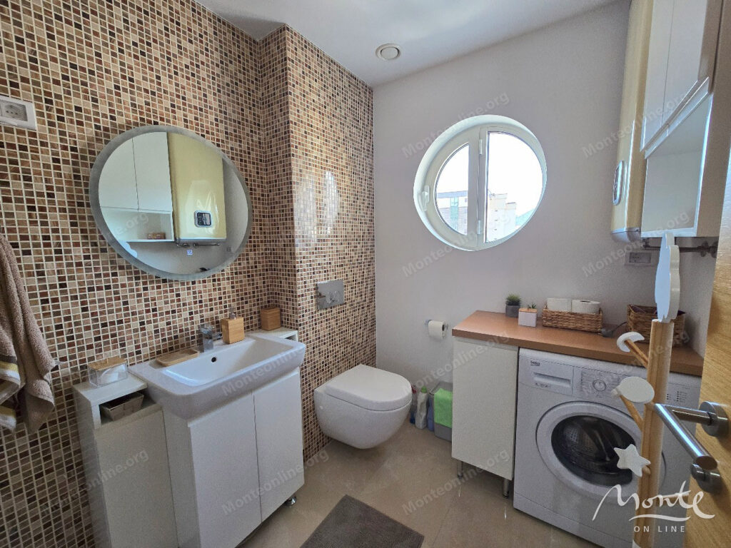 uyutnaya 1 spalnaya kvartira v czentre budvy s vidom na gory 13