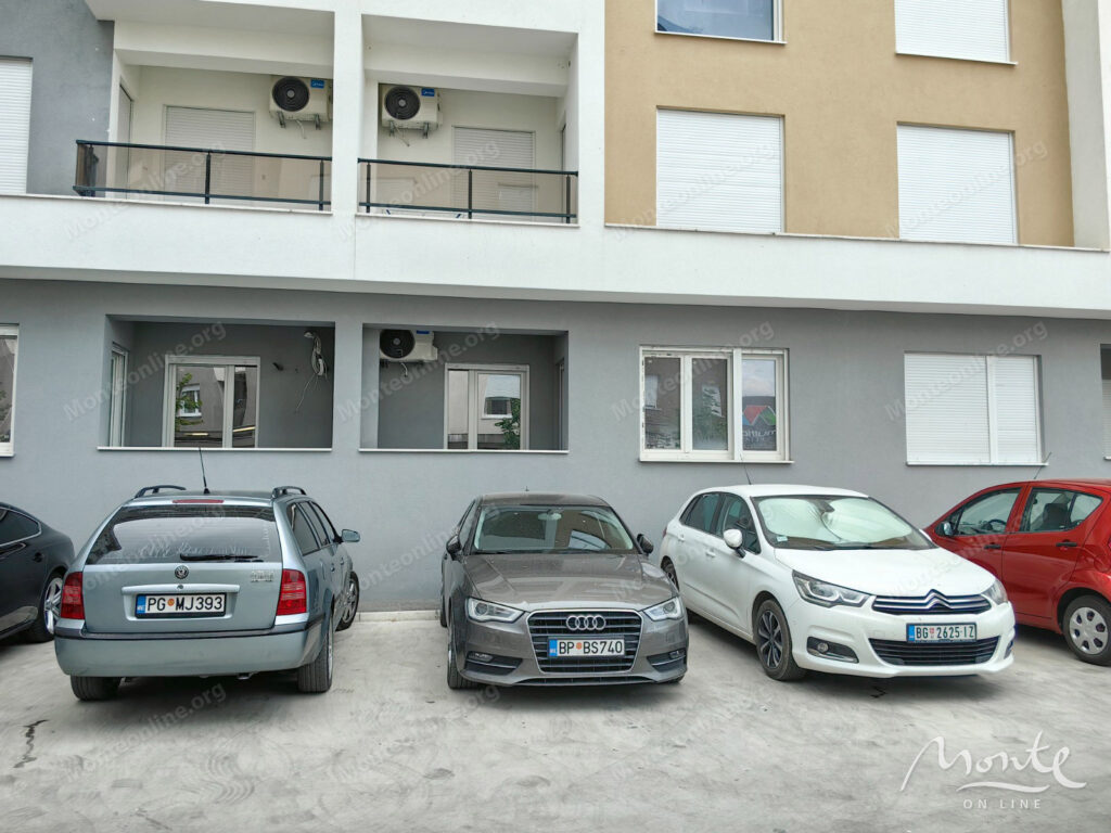 uyutnaya 1 spalnaya kvartira v novostrojke podgoricza 12