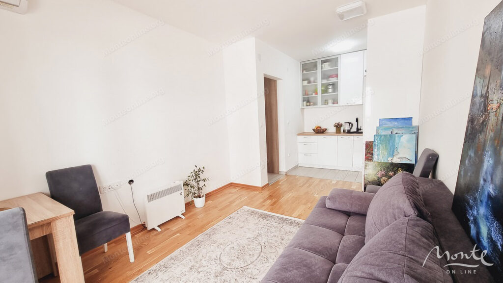 uyutnaya 1 spalnaya kvartira v tihom rajone lazi budva 03