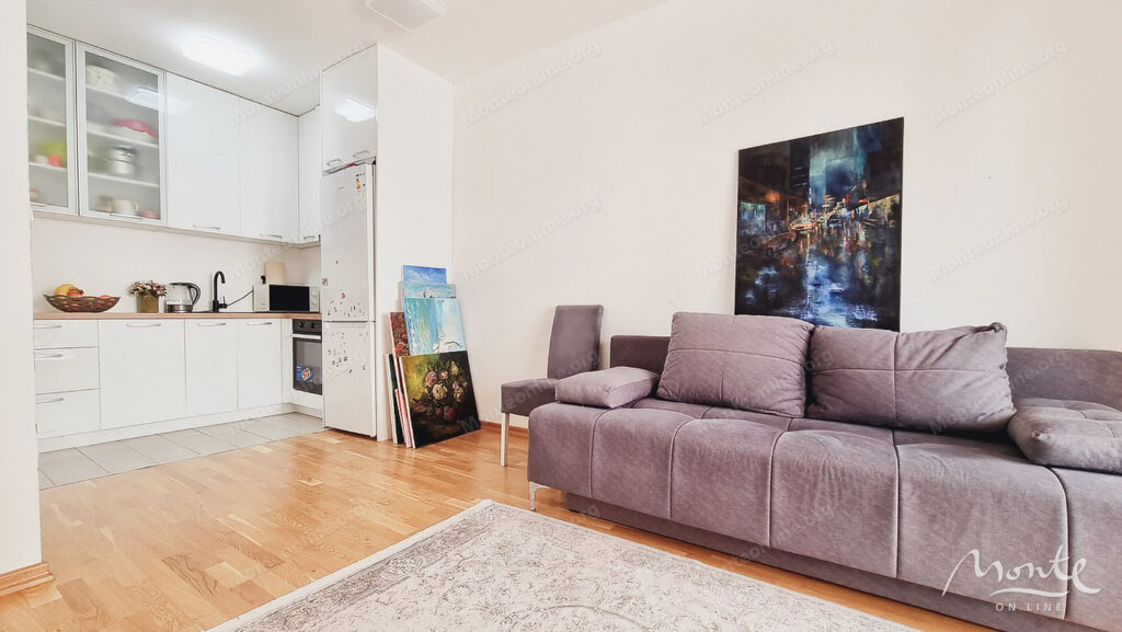 uyutnaya 1 spalnaya kvartira v tihom rajone lazi budva 04