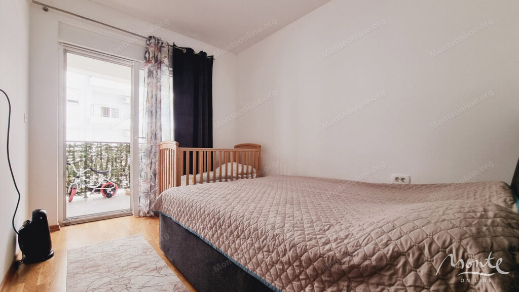 uyutnaya 1 spalnaya kvartira v tihom rajone lazi budva 07