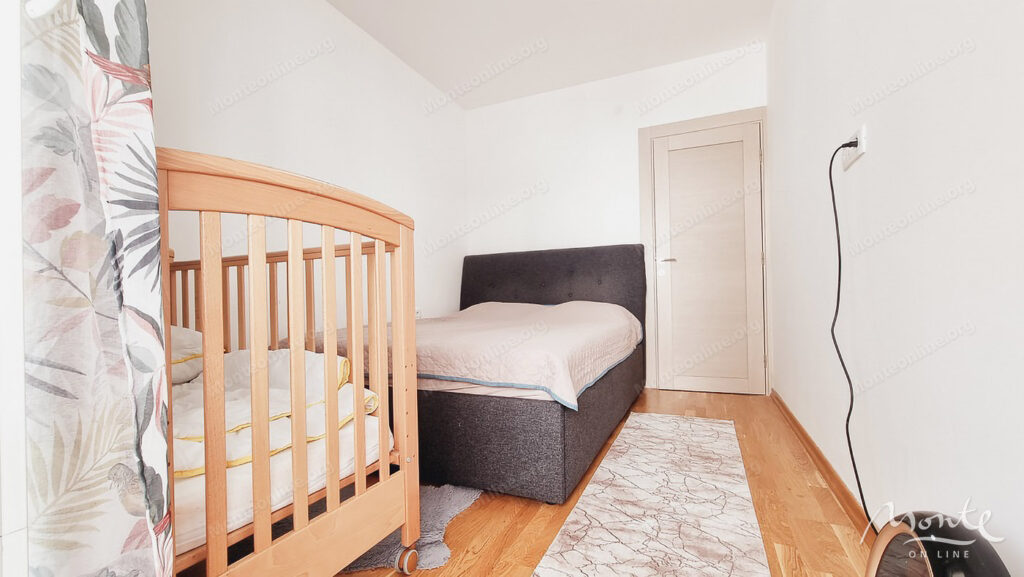 uyutnaya 1 spalnaya kvartira v tihom rajone lazi budva 08