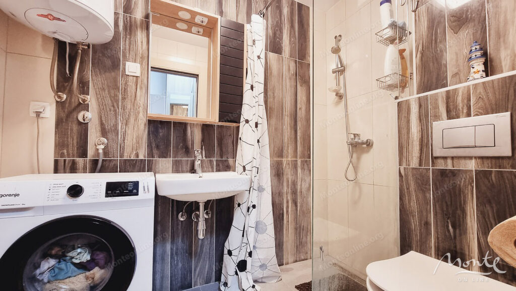 uyutnaya 1 spalnaya kvartira v tihom rajone lazi budva 09