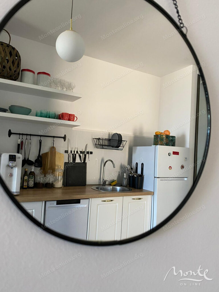 uyutnaya 2 spalnaya kvartira s panoramnym vidom na more v tivate rajon donya lastva 11