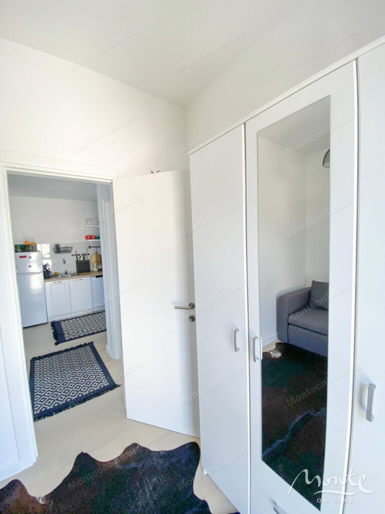 uyutnaya 2 spalnaya kvartira s panoramnym vidom na more v tivate rajon donya lastva 13