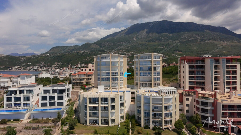 apartament s 2 spalnyami na pervoj linii s privatnym plyazhem v dobra voda bar 05