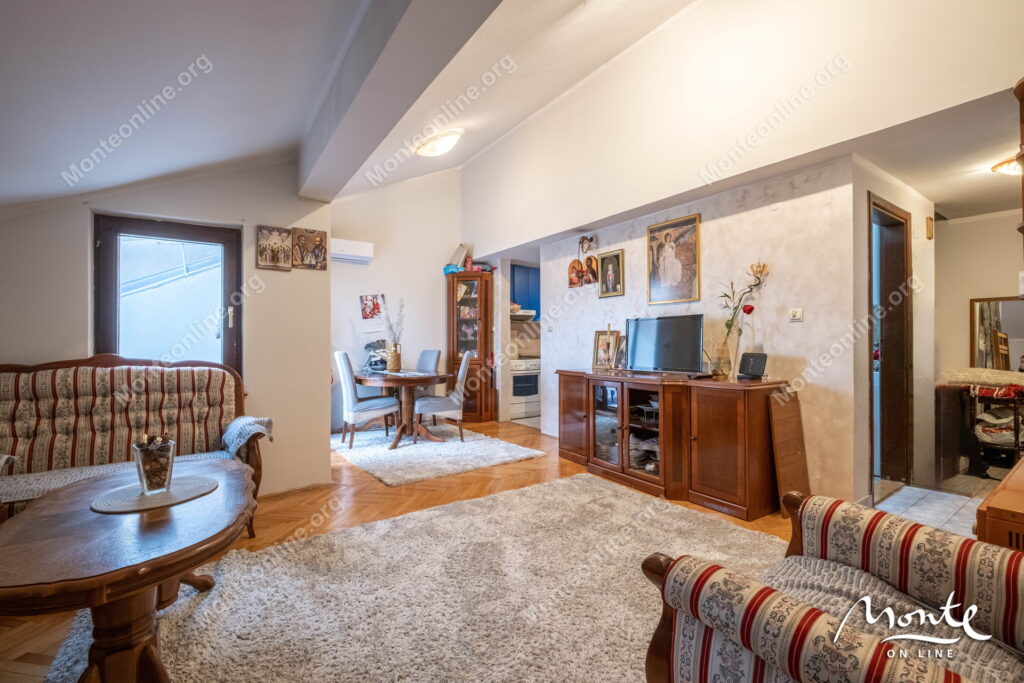 Dupleks 3 sp Tivat 09