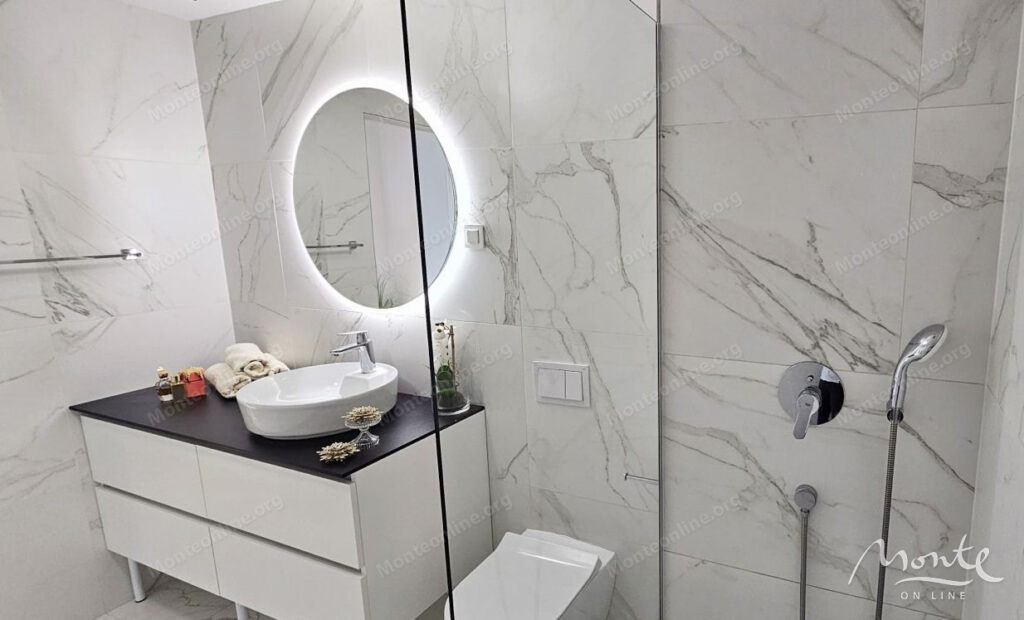 eksklyuzivnaya kvartira s panoramnym vidom na more v budve 11