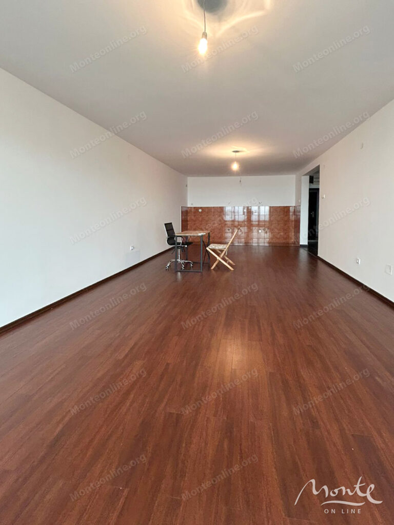 kvartira s 1 spalnej i panoramnym vidom na more v petrovcze 04