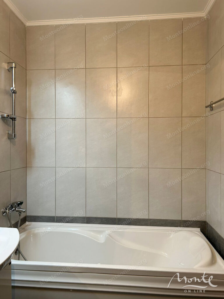 kvartira s 1 spalnej i panoramnym vidom na more v petrovcze 14