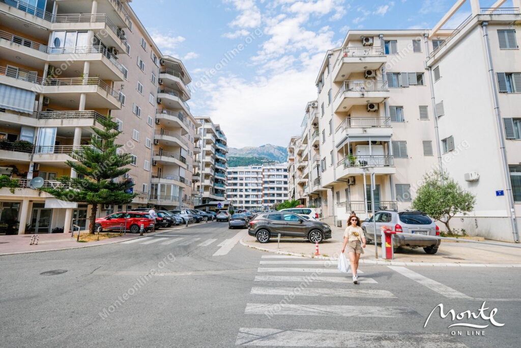 kvartira s 1 spalnej prostornaya terrasa i svezhij remont budva 15