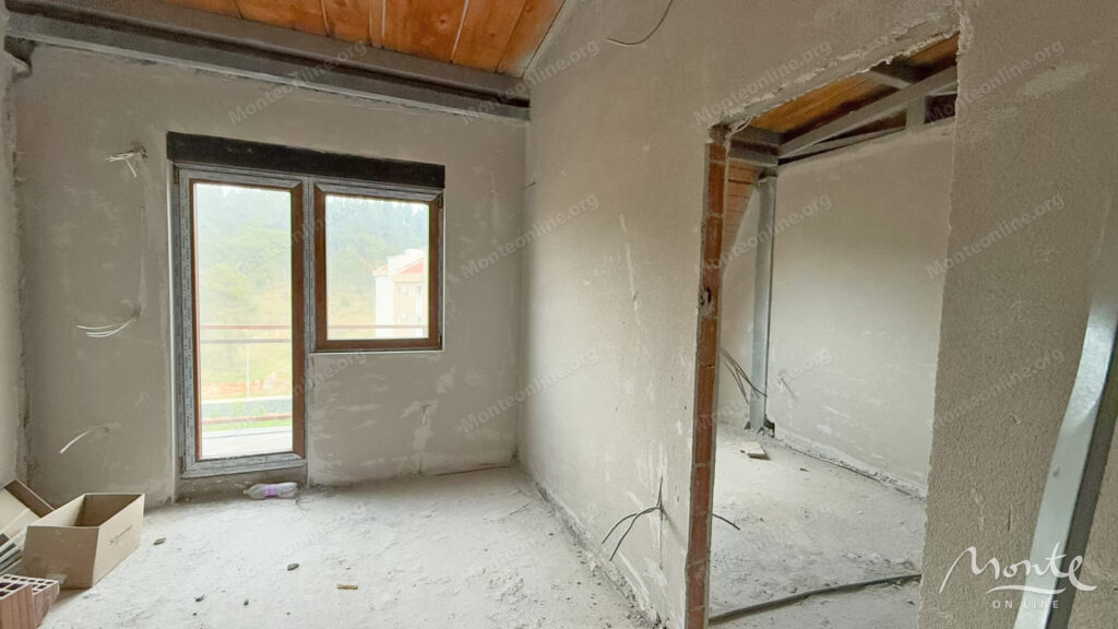 novaya kvartira s 1 spalnej v podgoricze rajon zabelo ryadom s parkom lyubovich 05