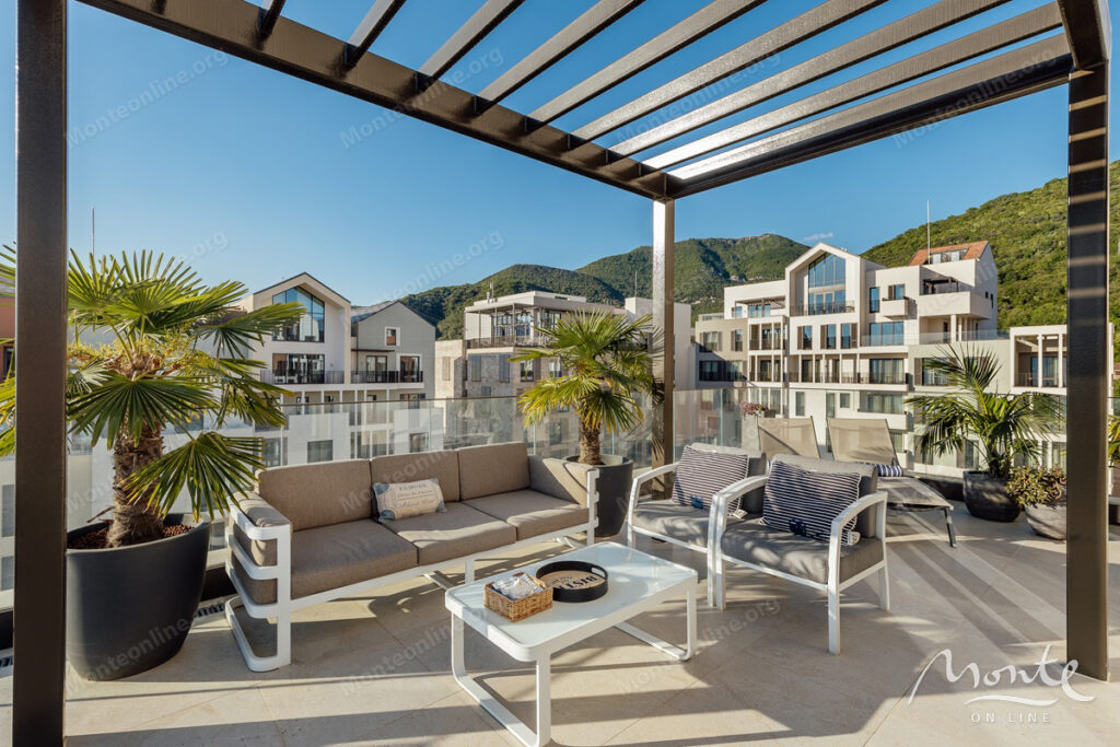 novyj penthaus v porto montenegro s potryasayushhim vidom na boka kotorskij zaliv 02