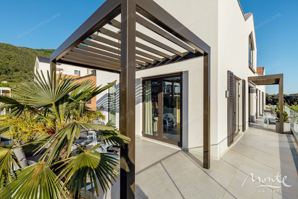 novyj penthaus v porto montenegro s potryasayushhim vidom na boka kotorskij zaliv 03