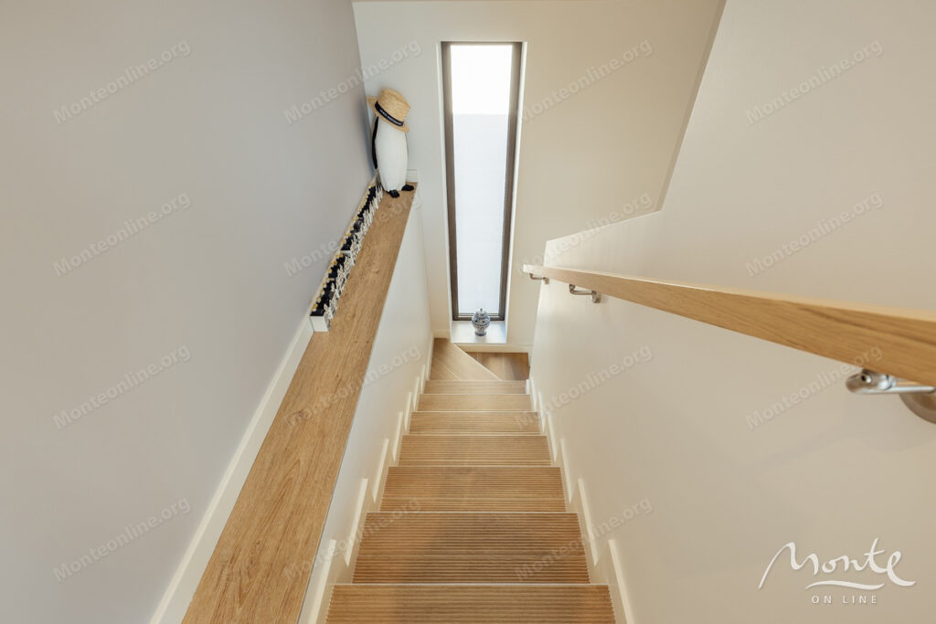 novyj penthaus v porto montenegro s potryasayushhim vidom na boka kotorskij zaliv 27