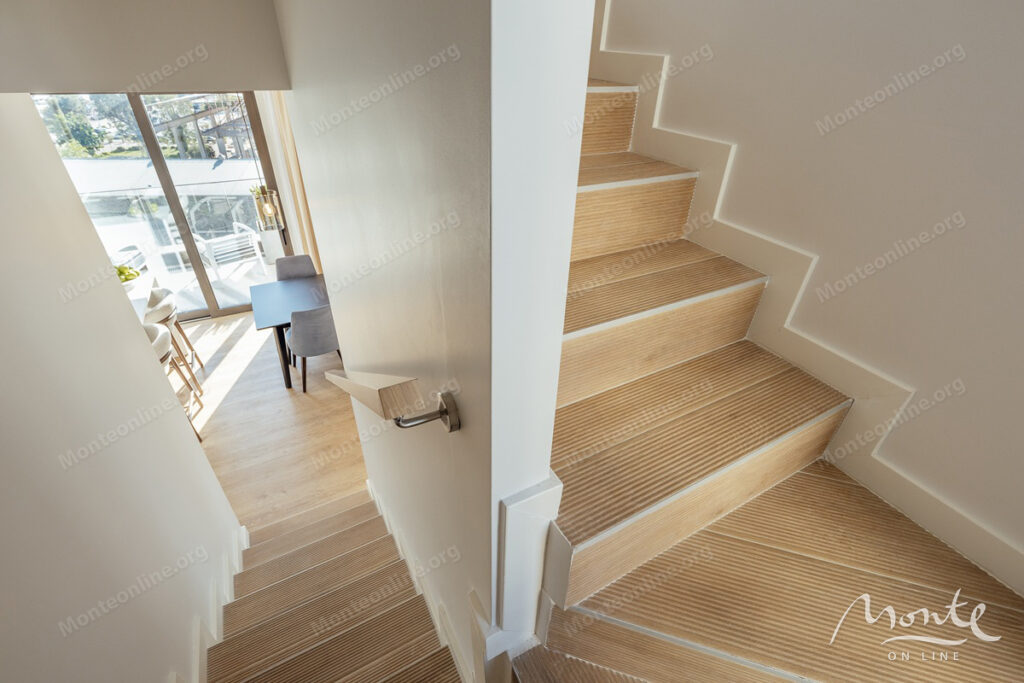 novyj penthaus v porto montenegro s potryasayushhim vidom na boka kotorskij zaliv 28