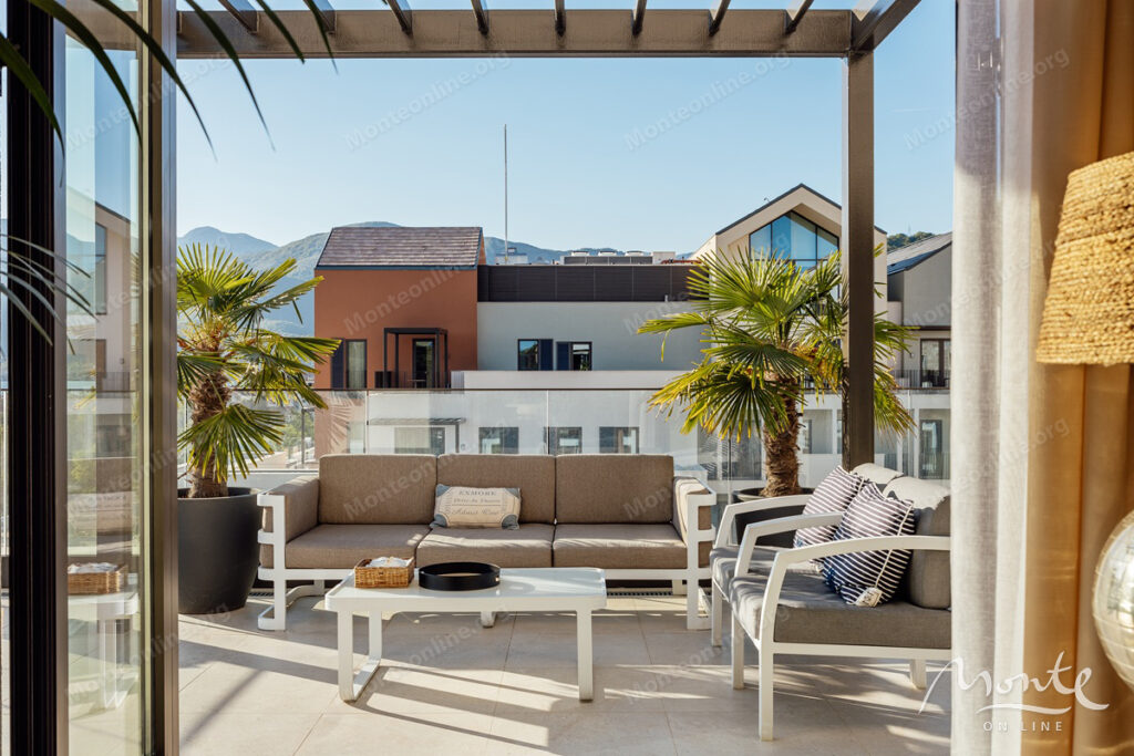 novyj penthaus v porto montenegro s potryasayushhim vidom na boka kotorskij zaliv 31