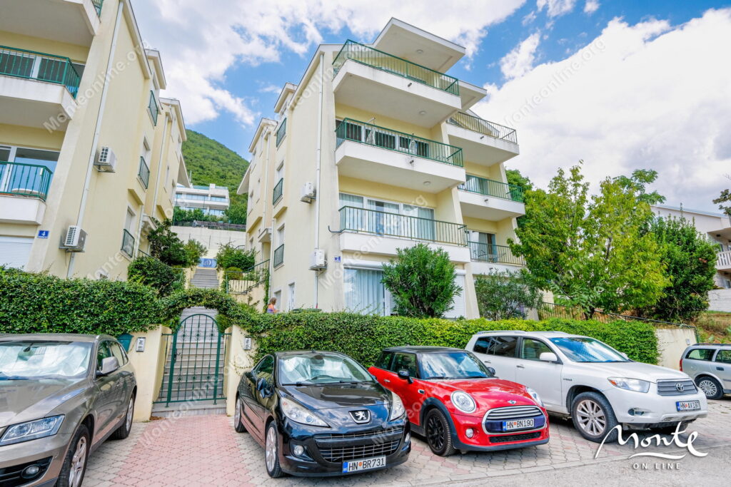 prostornaya 1 spalnaya kvartira v biele u morya s bassejnom 31