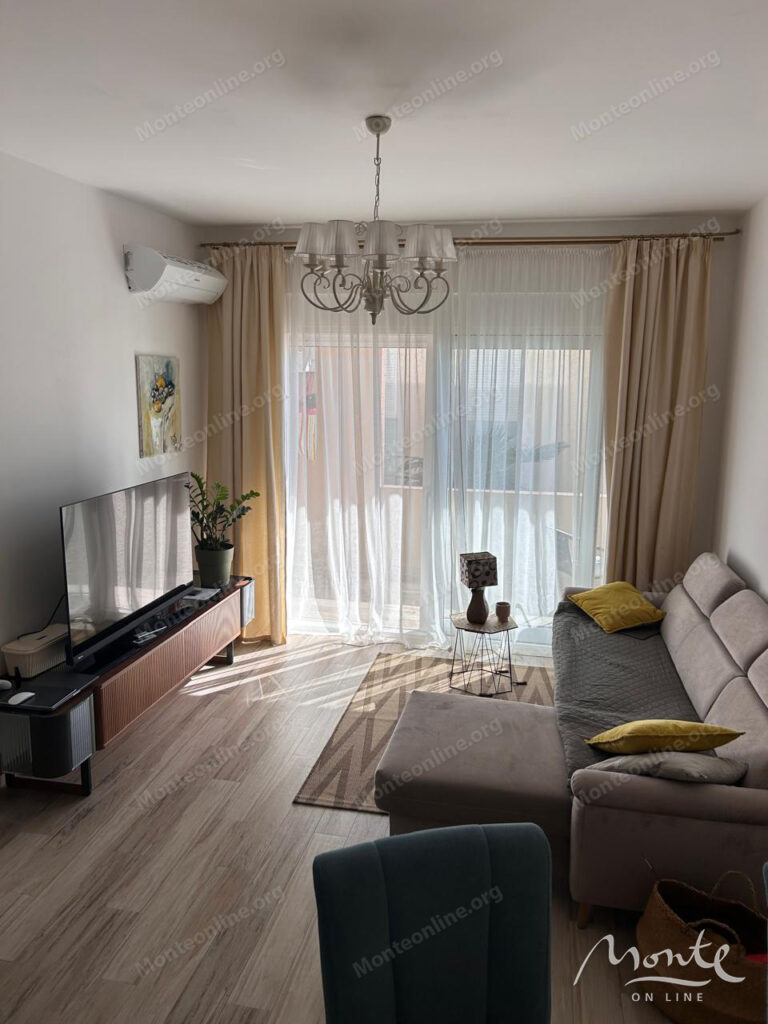 prostornaya 2 spalnaya kvartira na pervoj linii s vidom na adriatiku v dobra voda bar 04