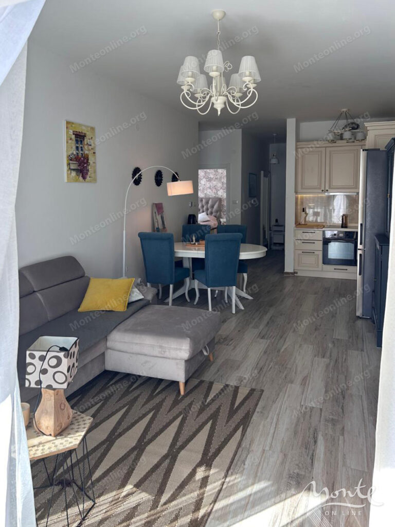 prostornaya 2 spalnaya kvartira na pervoj linii s vidom na adriatiku v dobra voda bar 05