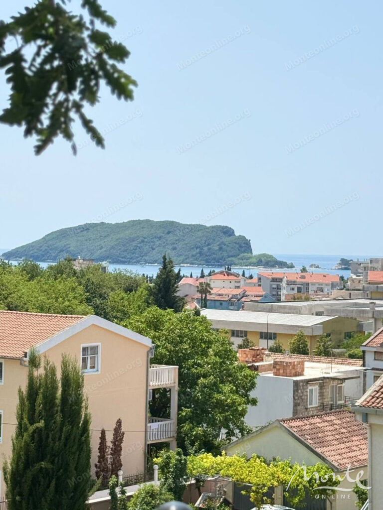 prostornaya 2 spalnaya kvartira v novom dome s vidom na more budva 02