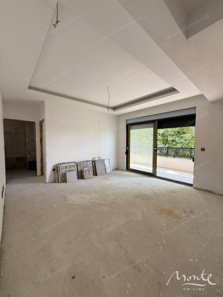 prostornaya 2 spalnaya kvartira v novom dome s vidom na more budva 05