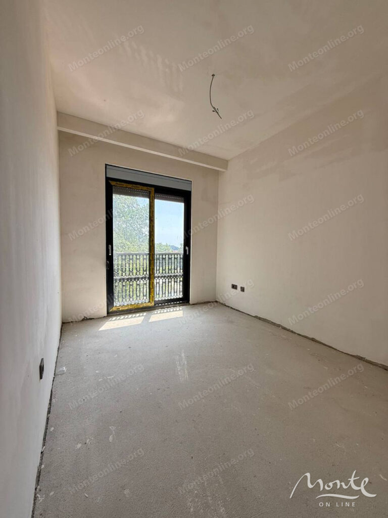 prostornaya 2 spalnaya kvartira v novom dome s vidom na more budva 06