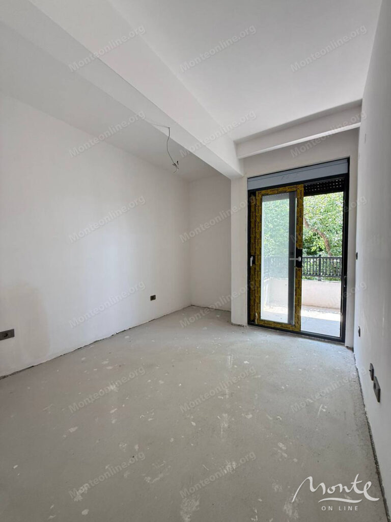 prostornaya 2 spalnaya kvartira v novom dome s vidom na more budva 07