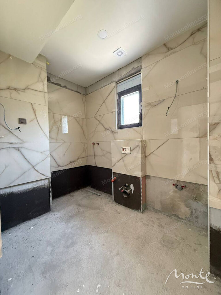 prostornaya 2 spalnaya kvartira v novom dome s vidom na more budva 09