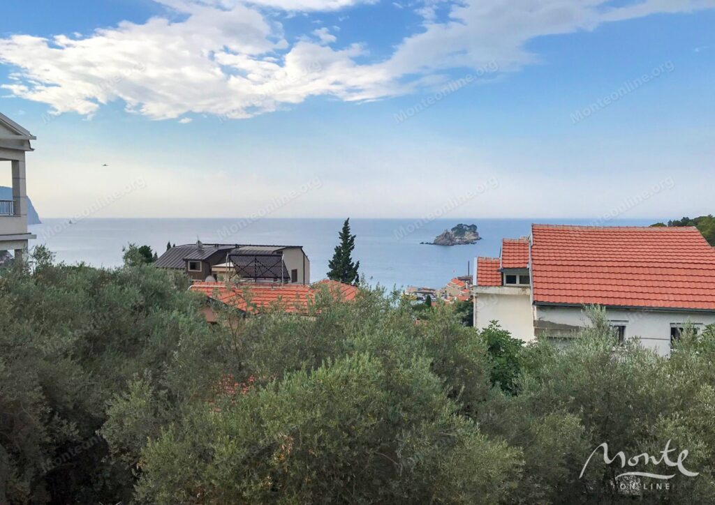 prostornaya kvartira s 2 spalnyami v petrovacze s vidom na more i bassejnom 01