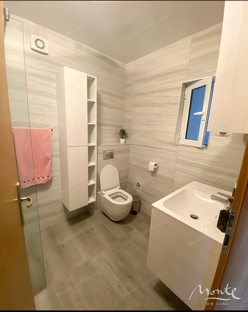 prostornaya kvartira s 2 spalnyami v petrovacze s vidom na more i bassejnom 06