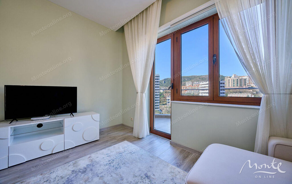 prostornaya kvartira s terrasoj i vidom na more belvedere residence bechichi 03