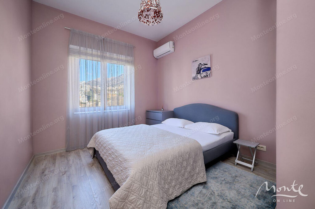 prostornaya kvartira s terrasoj i vidom na more belvedere residence bechichi 06