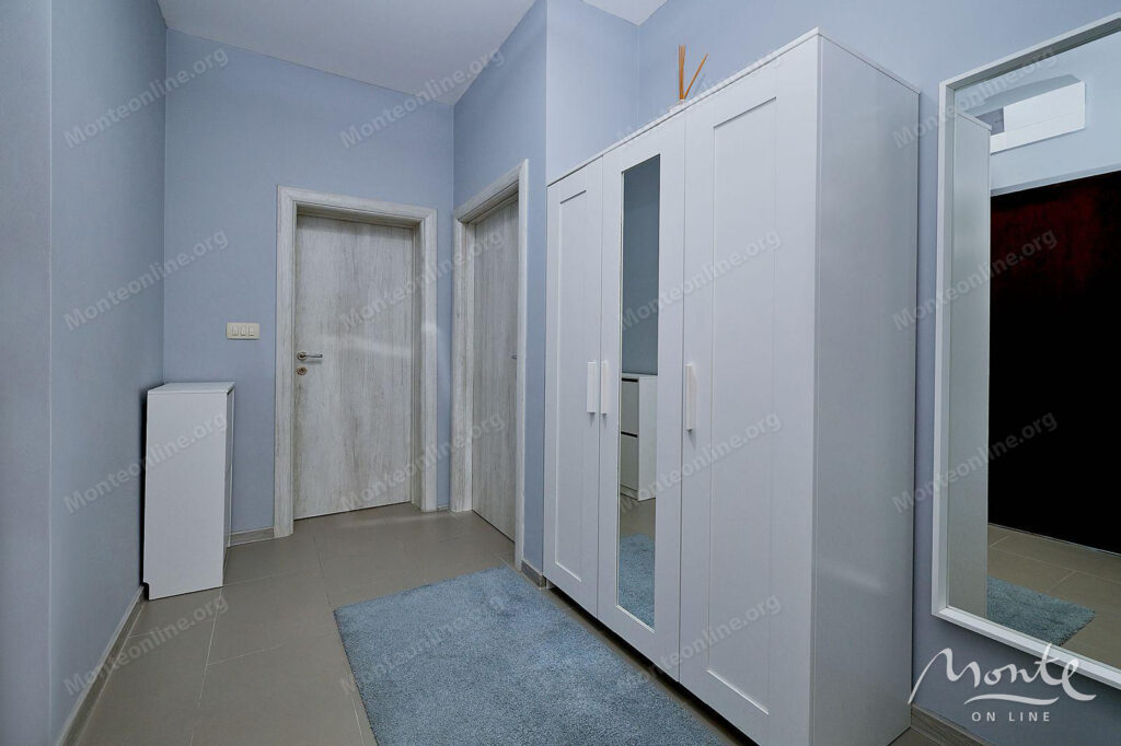 prostornaya kvartira s terrasoj i vidom na more belvedere residence bechichi 07