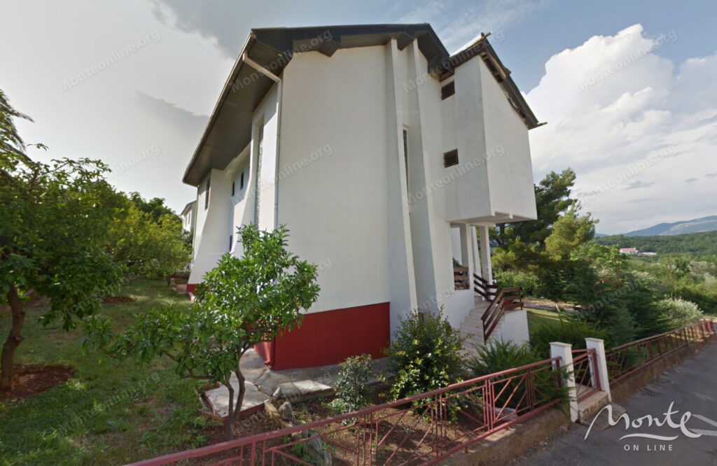 prostornyj dom investicziya v radovichi ryadom s lustica bay 02