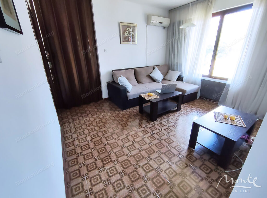 prostornyj dom investicziya v radovichi ryadom s lustica bay 05