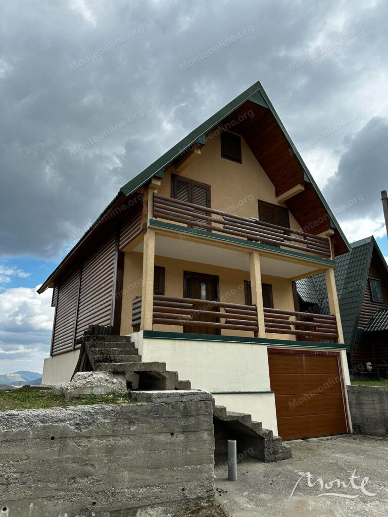 prostornyj dom s garazhom i terrasami v motichki gaj zhablyak 02