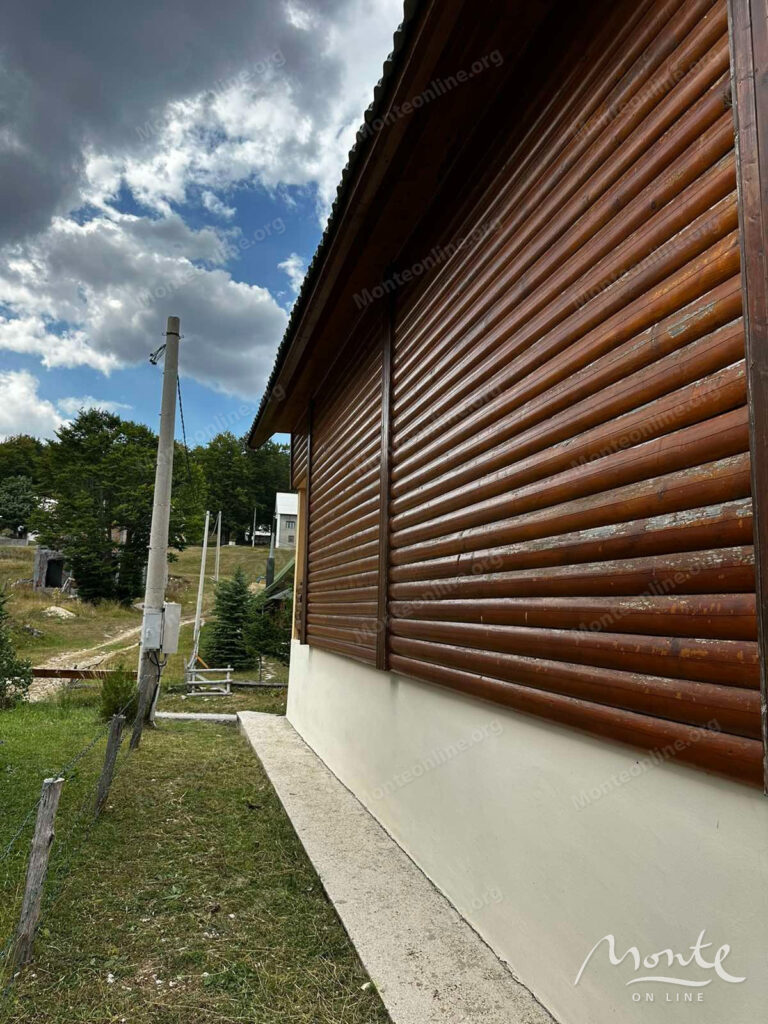 prostornyj dom s garazhom i terrasami v motichki gaj zhablyak 07