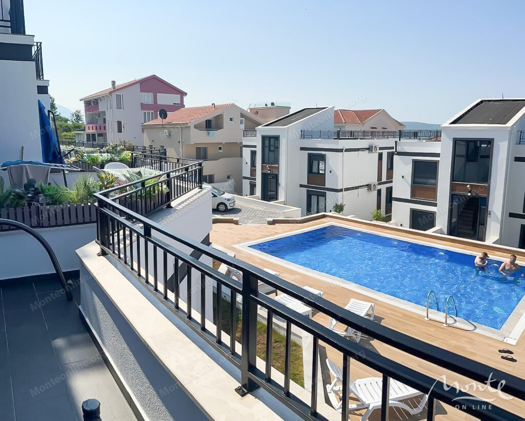 semejnaya kvartira s dvumya spalnyami terrasoj i bassejnom tivat kava 01